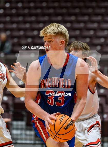 Thumbnail 1 in Grantsville vs. Richfield photogallery.