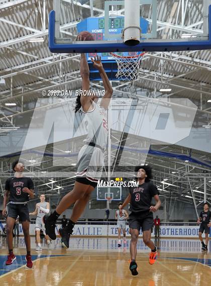 Thumbnail 2 in Sunrise Christian Academy vs. Memphis East (Dr Pepper Classic) photogallery.