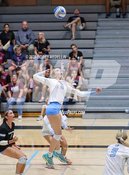 Thumbnail 1 in Kingsburg @ Clovis North photogallery.