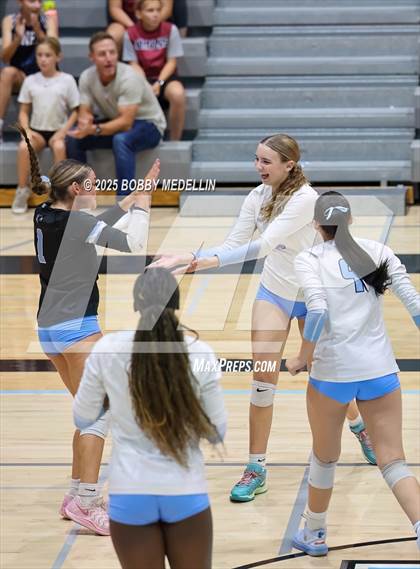Thumbnail 1 in Kingsburg @ Clovis North photogallery.