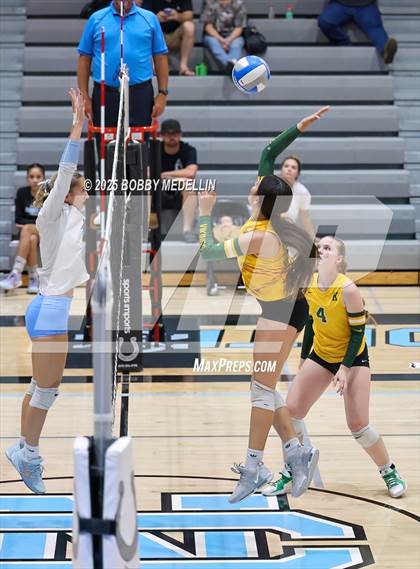 Thumbnail 1 in Kingsburg @ Clovis North photogallery.