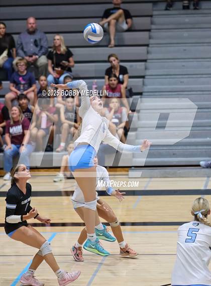Thumbnail 2 in Kingsburg @ Clovis North photogallery.