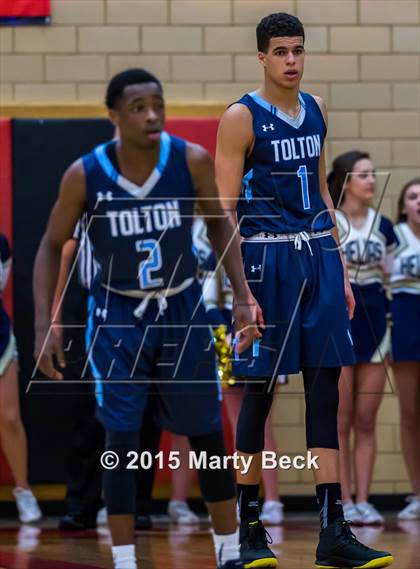 Thumbnail 2 in Helias vs Father Tolton (Joe Machens Great 8 Classic) photogallery.