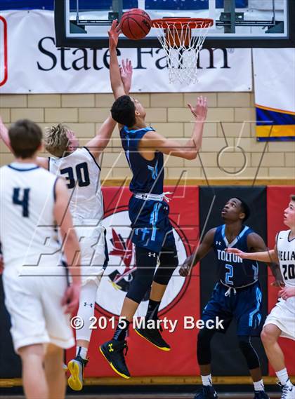 Thumbnail 2 in Helias vs Father Tolton (Joe Machens Great 8 Classic) photogallery.