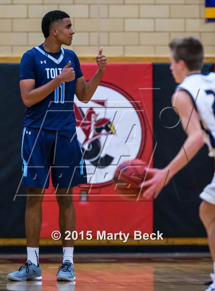 Thumbnail 1 in Helias vs Father Tolton (Joe Machens Great 8 Classic) photogallery.