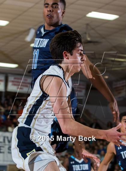 Thumbnail 3 in Helias vs Father Tolton (Joe Machens Great 8 Classic) photogallery.