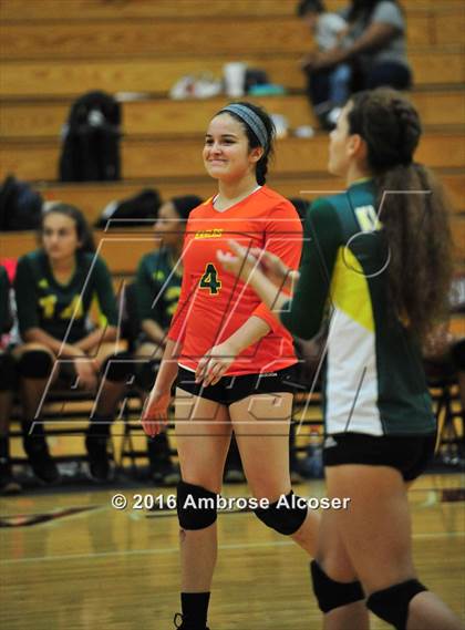 Thumbnail 2 in Lamar vs. Klein Forest (NIKE Invitational Tournament) photogallery.