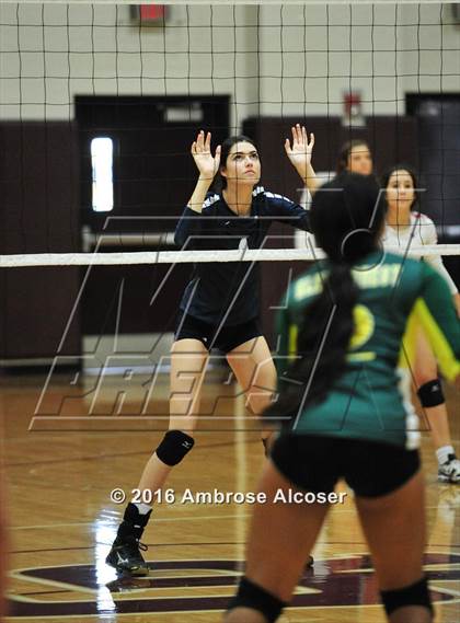 Thumbnail 2 in Lamar vs. Klein Forest (NIKE Invitational Tournament) photogallery.