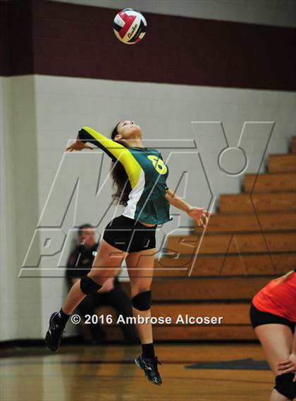 Thumbnail 2 in Lamar vs. Klein Forest (NIKE Invitational Tournament) photogallery.