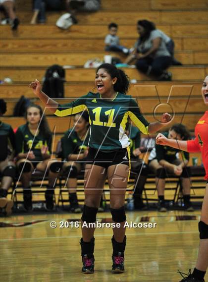 Thumbnail 2 in Lamar vs. Klein Forest (NIKE Invitational Tournament) photogallery.