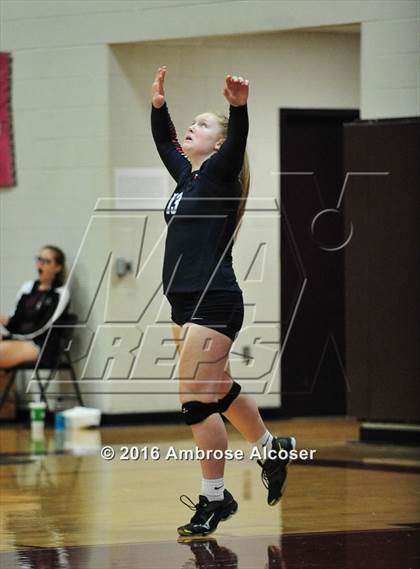 Thumbnail 2 in Lamar vs. Klein Forest (NIKE Invitational Tournament) photogallery.