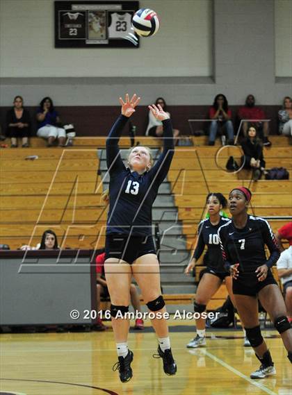 Thumbnail 1 in Lamar vs. Klein Forest (NIKE Invitational Tournament) photogallery.