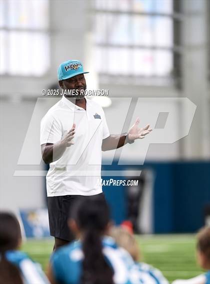 Thumbnail 3 in Jacksonville Jaguars College Showcase photogallery.
