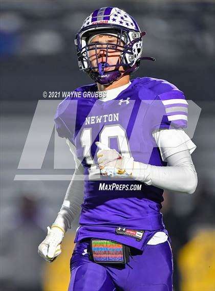 Thumbnail 2 in Waskom vs. Newton (UIL 3A Region Semifinal Playoff) photogallery.