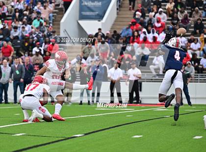 Thumbnail 1 in North Shore vs Atascocita (UIL 6A D1 Region 3 Final) photogallery.