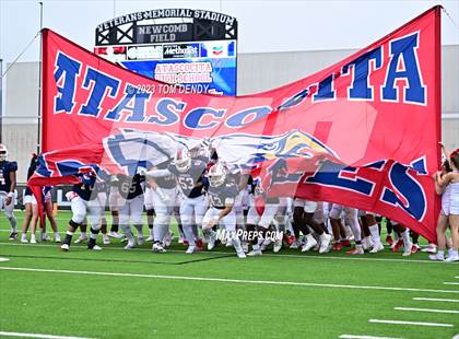 Thumbnail 1 in North Shore vs Atascocita (UIL 6A D1 Region 3 Final) photogallery.