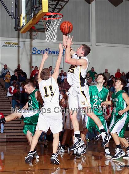 Thumbnail 2 in Triton Central vs. Morristown photogallery.