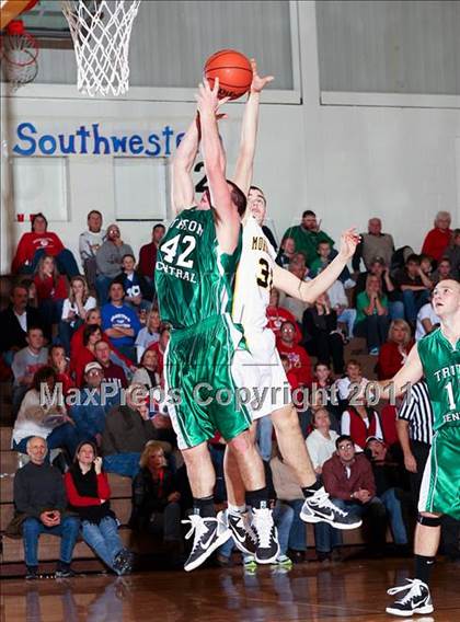Thumbnail 3 in Triton Central vs. Morristown photogallery.