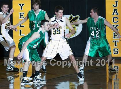 Thumbnail 1 in Triton Central vs. Morristown photogallery.