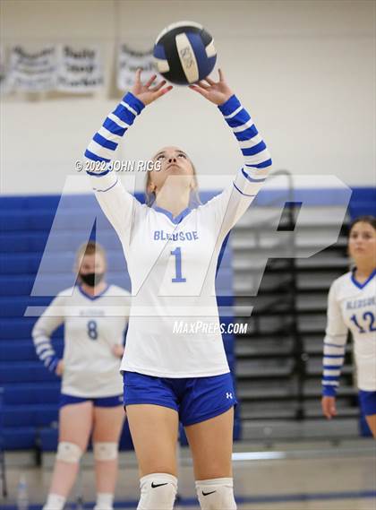 Thumbnail 1 in Van Buren County @ Bledsoe County photogallery.