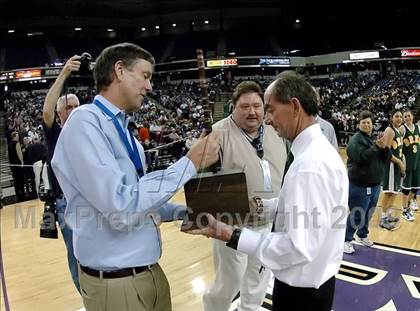 Thumbnail 2 in Brea Olinda vs. Carondelet (CIF State D2 Final) photogallery.