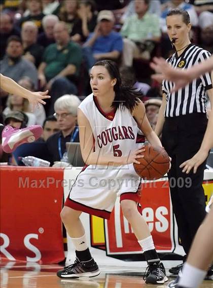 Thumbnail 3 in Brea Olinda vs. Carondelet (CIF State D2 Final) photogallery.