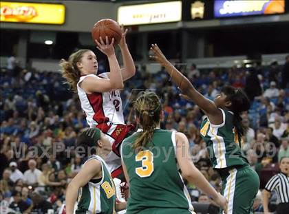 Thumbnail 1 in Brea Olinda vs. Carondelet (CIF State D2 Final) photogallery.