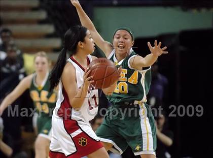 Thumbnail 2 in Brea Olinda vs. Carondelet (CIF State D2 Final) photogallery.