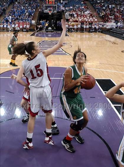 Thumbnail 3 in Brea Olinda vs. Carondelet (CIF State D2 Final) photogallery.