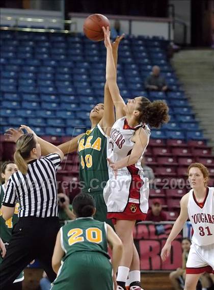 Thumbnail 2 in Brea Olinda vs. Carondelet (CIF State D2 Final) photogallery.