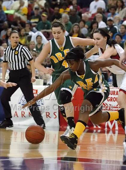 Thumbnail 2 in Brea Olinda vs. Carondelet (CIF State D2 Final) photogallery.