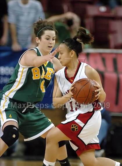 Thumbnail 1 in Brea Olinda vs. Carondelet (CIF State D2 Final) photogallery.