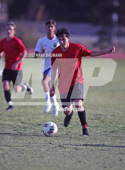 Thumbnail 2 in Lowry @ Truckee photogallery.