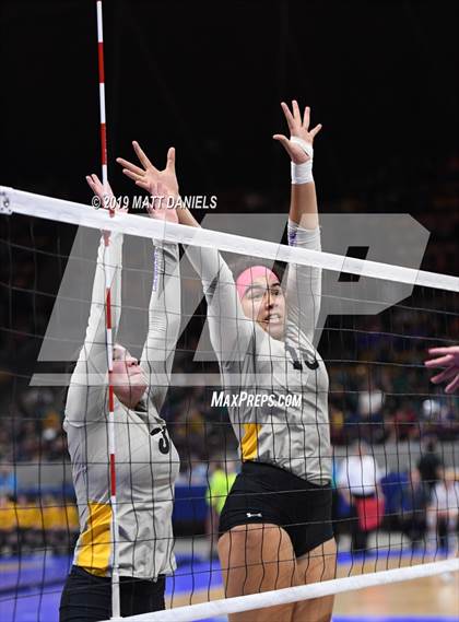 Thumbnail 3 in Legend vs. Fort Collins (CHSAA 5A Playoff) photogallery.