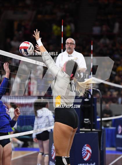Thumbnail 2 in Legend vs. Fort Collins (CHSAA 5A Playoff) photogallery.