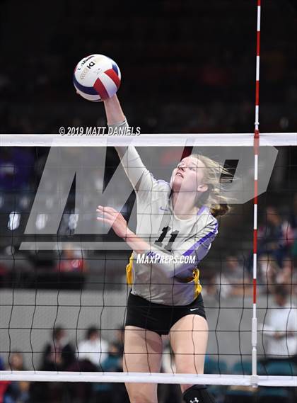 Thumbnail 3 in Legend vs. Fort Collins (CHSAA 5A Playoff) photogallery.