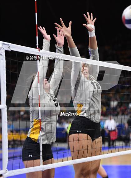 Thumbnail 1 in Legend vs. Fort Collins (CHSAA 5A Playoff) photogallery.