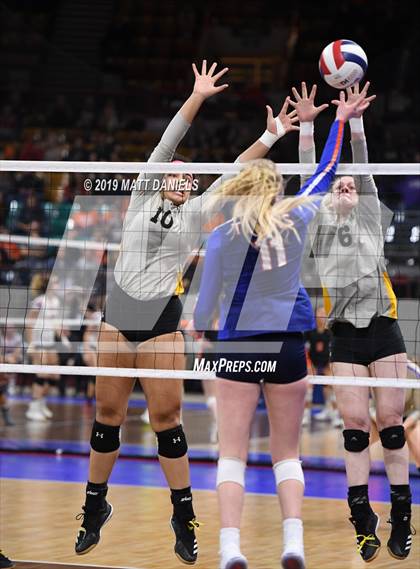 Thumbnail 2 in Legend vs. Fort Collins (CHSAA 5A Playoff) photogallery.