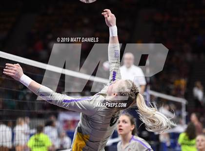 Thumbnail 3 in Legend vs. Fort Collins (CHSAA 5A Playoff) photogallery.