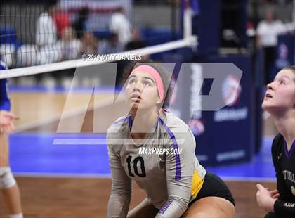 Thumbnail 2 in Legend vs. Fort Collins (CHSAA 5A Playoff) photogallery.