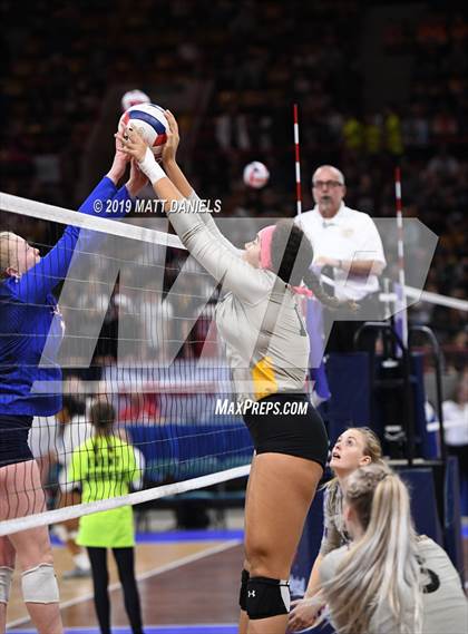 Thumbnail 1 in Legend vs. Fort Collins (CHSAA 5A Playoff) photogallery.
