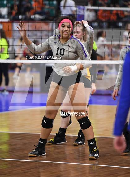 Thumbnail 1 in Legend vs. Fort Collins (CHSAA 5A Playoff) photogallery.
