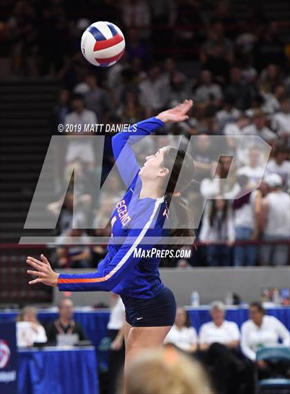 Thumbnail 1 in Legend vs. Fort Collins (CHSAA 5A Playoff) photogallery.