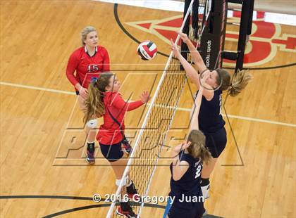 Thumbnail 3 in St. Martin's Episcopal vs Ursuline Academy (Sacred Heart Jamboree) photogallery.