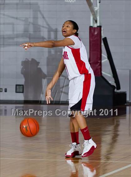 Thumbnail 3 in Cypress Falls vs. North Shore (5A Region III Semifinal) photogallery.
