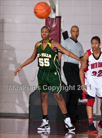 Thumbnail 3 in Cypress Falls vs. North Shore (5A Region III Semifinal) photogallery.