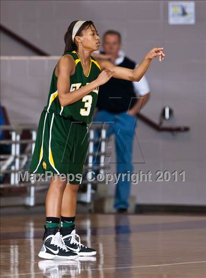 Thumbnail 2 in Cypress Falls vs. North Shore (5A Region III Semifinal) photogallery.
