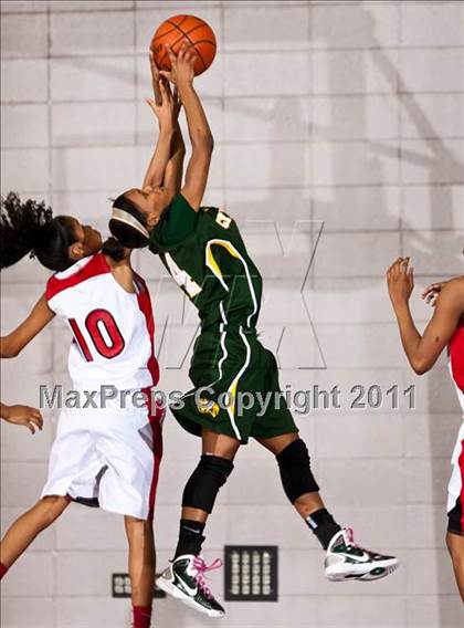 Thumbnail 2 in Cypress Falls vs. North Shore (5A Region III Semifinal) photogallery.