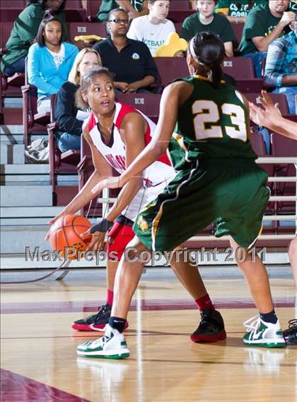 Thumbnail 3 in Cypress Falls vs. North Shore (5A Region III Semifinal) photogallery.