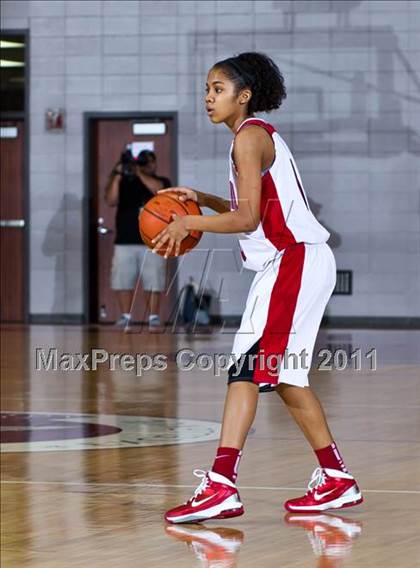 Thumbnail 3 in Cypress Falls vs. North Shore (5A Region III Semifinal) photogallery.